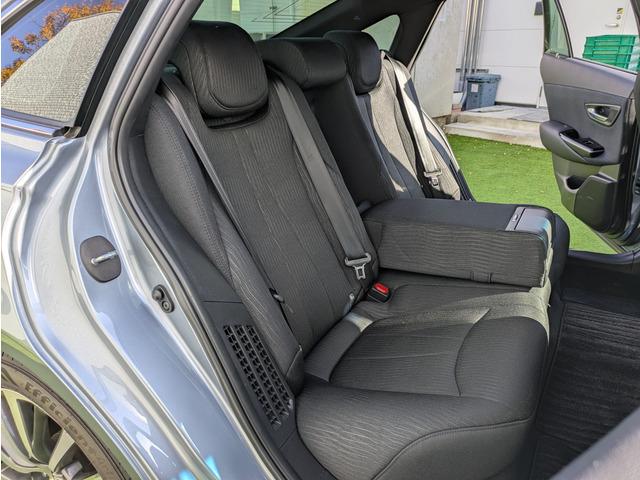 クラウンハイブリッド Ｓ　Ｃパッケージ　メーカーナビ／フルセグ／パノラミックビューモニター／トヨタセーフティーセンス／ＬＥＤヘッドライト／ＢＳＭ／ワンオーナー／スマートキー／ドライブレコーダー／パーキングアシスト／純正１７インチアルミ（62枚目）