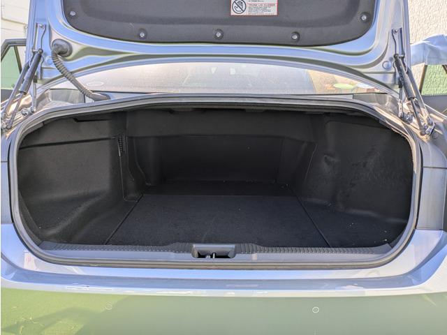 クラウンハイブリッド Ｓ　Ｃパッケージ　メーカーナビ／フルセグ／パノラミックビューモニター／トヨタセーフティーセンス／ＬＥＤヘッドライト／ＢＳＭ／ワンオーナー／スマートキー／ドライブレコーダー／パーキングアシスト／純正１７インチアルミ（64枚目）