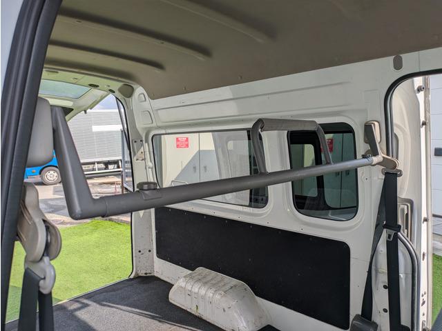 ＮＶ３５０キャラバンバン スーパーロングＤＸターボ　スーパーロング／ハイルーフ／ディーゼルターボ／５ドア／両側スライドドア／６人乗り／バックカメラ／６人乗り／ＥＴＣ／ドライブレコーダー／４ＷＤ／ＡＢＳ／エアコン／ＡＴ（55枚目）