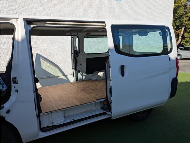ＮＶ３５０キャラバンバン ロングＤＸターボ　３ペダルＭＴ／５ドア／両側スライドドア／ディーゼルターボ／荷室床板張り／積載量１．２５ｔ／ロング／４ナンバー／３人乗り／ＥＴＣ／キーレス／エアコン／エアバッグ（12枚目）