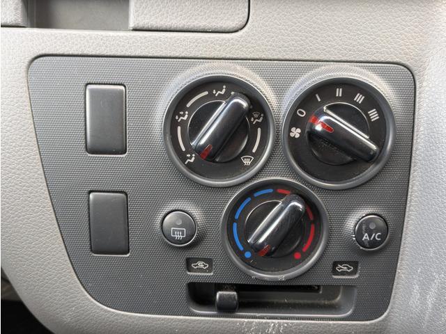 ＮＶ３５０キャラバンバン ロングＤＸターボ　３ペダルＭＴ／５ドア／両側スライドドア／ディーゼルターボ／荷室床板張り／積載量１．２５ｔ／ロング／４ナンバー／３人乗り／ＥＴＣ／キーレス／エアコン／エアバッグ（37枚目）