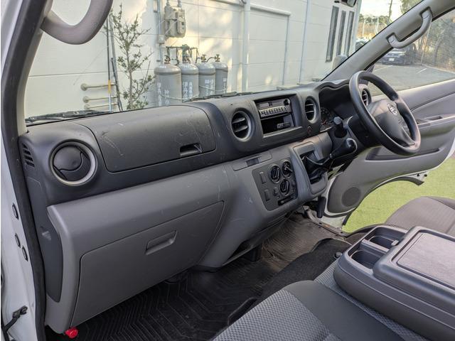 ＮＶ３５０キャラバンバン ロングＤＸターボ　３ペダルＭＴ／５ドア／両側スライドドア／ディーゼルターボ／荷室床板張り／積載量１．２５ｔ／ロング／４ナンバー／３人乗り／ＥＴＣ／キーレス／エアコン／エアバッグ（46枚目）