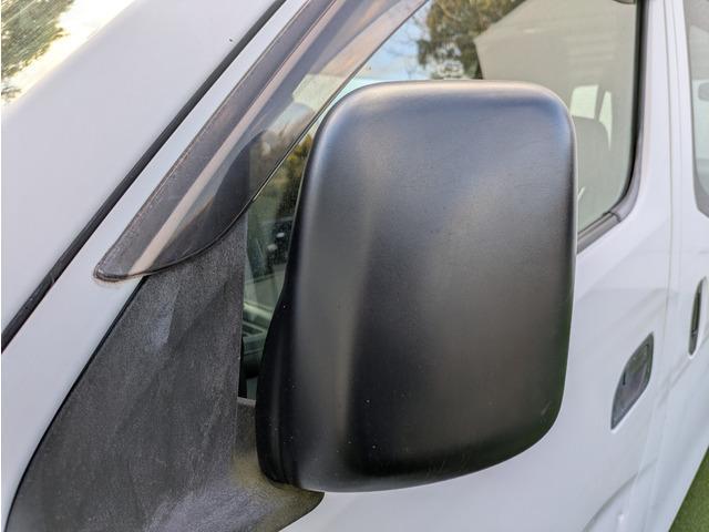 ＮＶ３５０キャラバンバン ロングＤＸターボ　３ペダルＭＴ／５ドア／両側スライドドア／ディーゼルターボ／荷室床板張り／積載量１．２５ｔ／ロング／４ナンバー／３人乗り／ＥＴＣ／キーレス／エアコン／エアバッグ（51枚目）