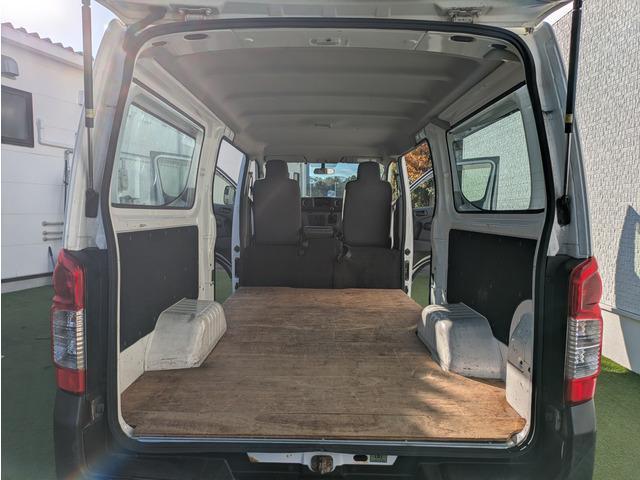 ＮＶ３５０キャラバンバン ロングＤＸターボ　３ペダルＭＴ／５ドア／両側スライドドア／ディーゼルターボ／荷室床板張り／積載量１．２５ｔ／ロング／４ナンバー／３人乗り／ＥＴＣ／キーレス／エアコン／エアバッグ（59枚目）