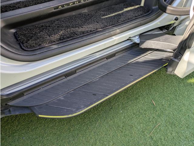 アルファード Z ユニバーサルステップ/リアエンターテイメント/黒革シート/純正ナビ/フルセグ/トヨタセーフティーセンス/BSM/パノラミックビューモニター/両側パワースライドドア/LEDヘッドライト/スマートキー(10枚目)