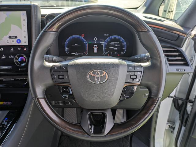 アルファード Z ユニバーサルステップ/リアエンターテイメント/黒革シート/純正ナビ/フルセグ/トヨタセーフティーセンス/BSM/パノラミックビューモニター/両側パワースライドドア/LEDヘッドライト/スマートキー(28枚目)