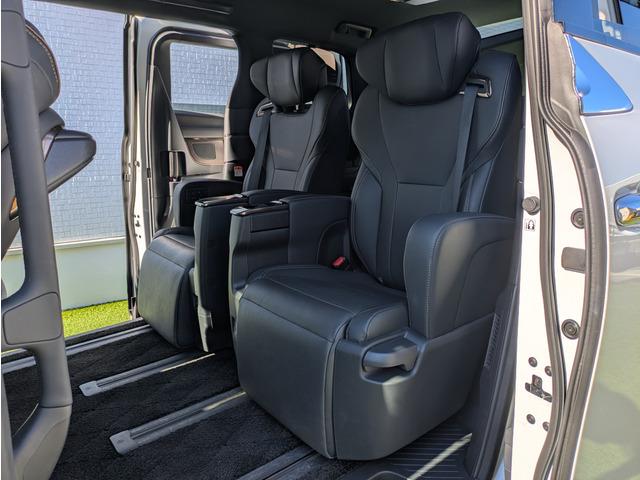 アルファード Z ユニバーサルステップ/リアエンターテイメント/黒革シート/純正ナビ/フルセグ/トヨタセーフティーセンス/BSM/パノラミックビューモニター/両側パワースライドドア/LEDヘッドライト/スマートキー(63枚目)