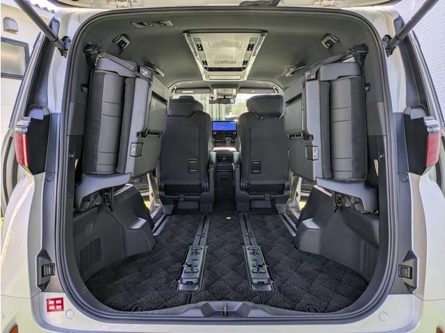 アルファード Z ユニバーサルステップ/リアエンターテイメント/黒革シート/純正ナビ/フルセグ/トヨタセーフティーセンス/BSM/パノラミックビューモニター/両側パワースライドドア/LEDヘッドライト/スマートキー(68枚目)