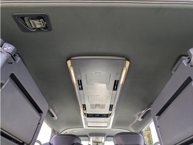 アルファード Z ユニバーサルステップ/リアエンターテイメント/黒革シート/純正ナビ/フルセグ/トヨタセーフティーセンス/BSM/パノラミックビューモニター/両側パワースライドドア/LEDヘッドライト/スマートキー(69枚目)