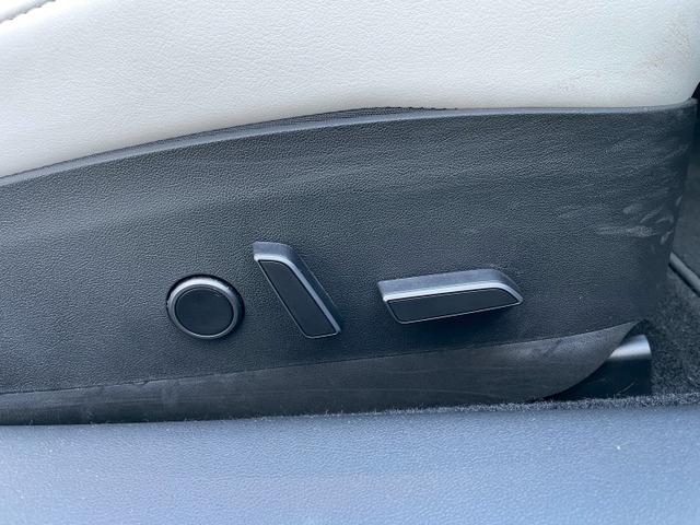 モデル３ ロングレンジ　純正ナビ／レーダークルーズコントロール／ホワイトレザーシート／ガラスルーフ／パワーシート／シートヒーター／フロント・サイド・バックカメラ／パワートランク（11枚目）