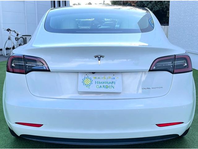 モデル３ ロングレンジ　純正ナビ／レーダークルーズコントロール／ホワイトレザーシート／ガラスルーフ／パワーシート／シートヒーター／フロント・サイド・バックカメラ／パワートランク（16枚目）