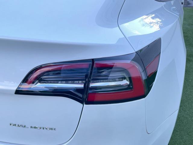 モデル３ ロングレンジ　純正ナビ／レーダークルーズコントロール／ホワイトレザーシート／ガラスルーフ／パワーシート／シートヒーター／フロント・サイド・バックカメラ／パワートランク（24枚目）