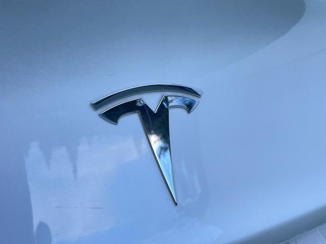 モデル３ ロングレンジ　純正ナビ／レーダークルーズコントロール／ホワイトレザーシート／ガラスルーフ／パワーシート／シートヒーター／フロント・サイド・バックカメラ／パワートランク（26枚目）