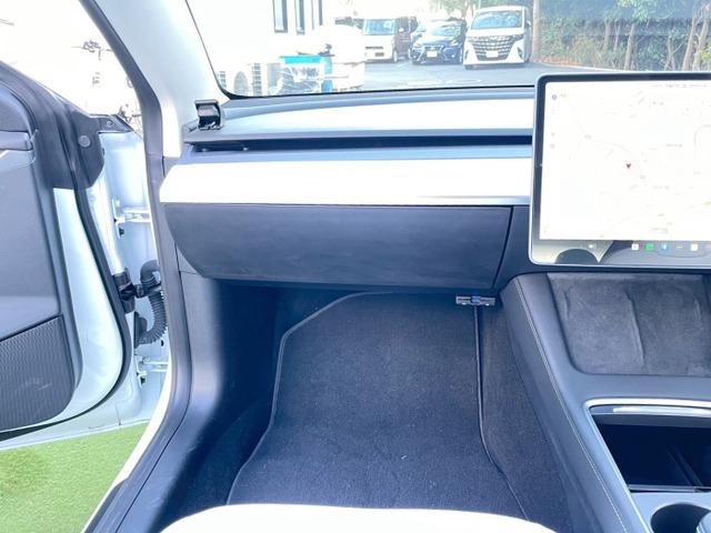 モデル３ ロングレンジ　純正ナビ／レーダークルーズコントロール／ホワイトレザーシート／ガラスルーフ／パワーシート／シートヒーター／フロント・サイド・バックカメラ／パワートランク（30枚目）