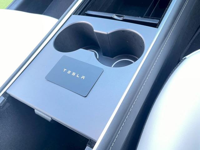 モデル３ ロングレンジ　純正ナビ／レーダークルーズコントロール／ホワイトレザーシート／ガラスルーフ／パワーシート／シートヒーター／フロント・サイド・バックカメラ／パワートランク（42枚目）