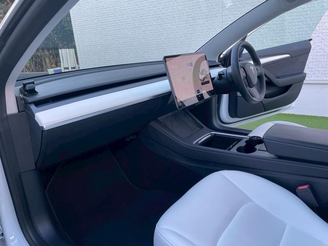 モデル３ ロングレンジ　純正ナビ／レーダークルーズコントロール／ホワイトレザーシート／ガラスルーフ／パワーシート／シートヒーター／フロント・サイド・バックカメラ／パワートランク（56枚目）