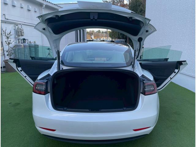 モデル３ ロングレンジ　純正ナビ／レーダークルーズコントロール／ホワイトレザーシート／ガラスルーフ／パワーシート／シートヒーター／フロント・サイド・バックカメラ／パワートランク（65枚目）