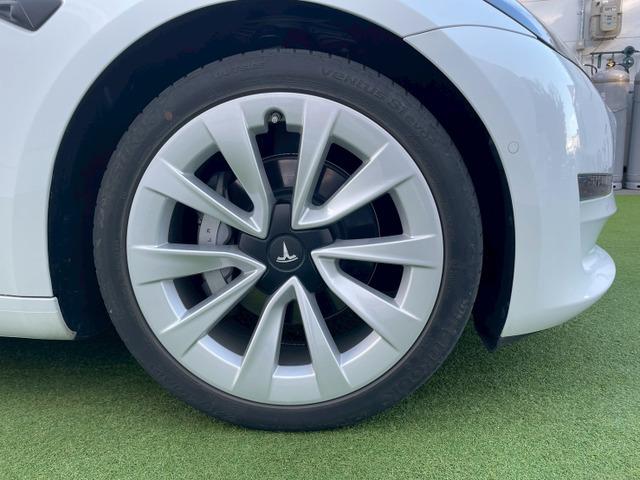 モデル３ ロングレンジ　純正ナビ／レーダークルーズコントロール／ホワイトレザーシート／ガラスルーフ／パワーシート／シートヒーター／フロント・サイド・バックカメラ／パワートランク（71枚目）