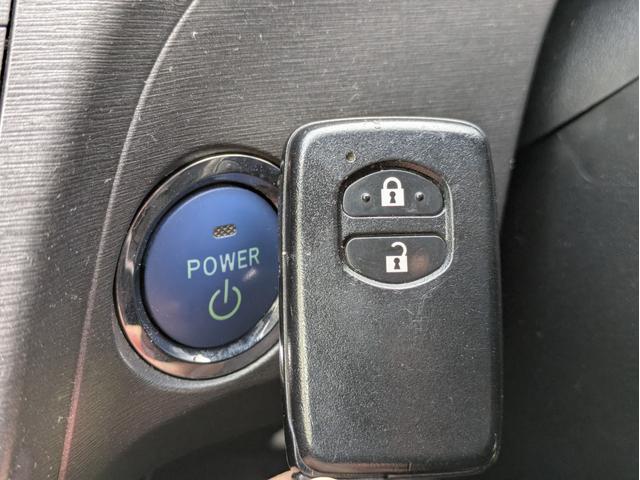 プリウス Ｓ　後期／メーカーナビ／ＴＶ／バックカメラ／リアガラスフィルム／プッシュスタート／スマートキー／ＨＩＤヘッドライト／オートライト／オートエアコン／ビルトインＥＴＣ（10枚目）