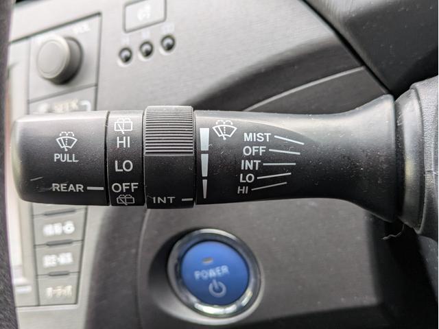 プリウス Ｓ　後期／メーカーナビ／ＴＶ／バックカメラ／リアガラスフィルム／プッシュスタート／スマートキー／ＨＩＤヘッドライト／オートライト／オートエアコン／ビルトインＥＴＣ（29枚目）