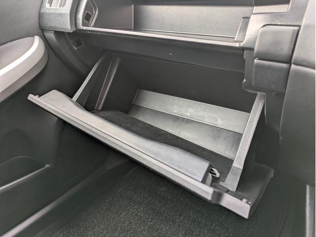 プリウス Ｓ　後期／メーカーナビ／ＴＶ／バックカメラ／リアガラスフィルム／プッシュスタート／スマートキー／ＨＩＤヘッドライト／オートライト／オートエアコン／ビルトインＥＴＣ（46枚目）