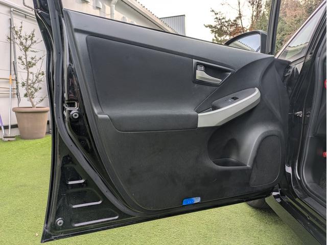 プリウス Ｓ　後期／メーカーナビ／ＴＶ／バックカメラ／リアガラスフィルム／プッシュスタート／スマートキー／ＨＩＤヘッドライト／オートライト／オートエアコン／ビルトインＥＴＣ（63枚目）