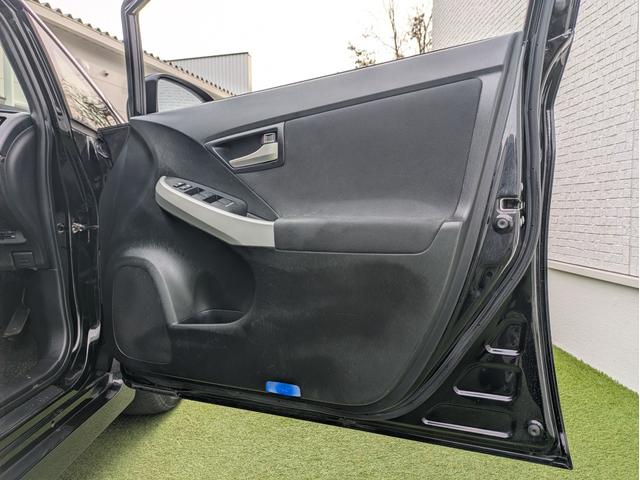 プリウス Ｓ　後期／メーカーナビ／ＴＶ／バックカメラ／リアガラスフィルム／プッシュスタート／スマートキー／ＨＩＤヘッドライト／オートライト／オートエアコン／ビルトインＥＴＣ（64枚目）