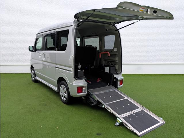エブリイワゴン ウィズ　車いす移動車　福祉車両／スローパー／車椅子１台／左右分割式リアシート付／４人乗り／レーダーブレーキサポート／ナビ／ＴＶ／手すり／プッシュスタート／スマートキー／リアプライバシーガラス／両側スライドドア（7枚目）