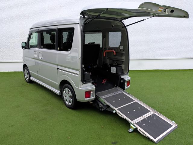 エブリイワゴン ウィズ　車いす移動車　福祉車両／スローパー／車椅子１台／左右分割式リアシート付／４人乗り／レーダーブレーキサポート／ナビ／ＴＶ／手すり／プッシュスタート／スマートキー／リアプライバシーガラス／両側スライドドア（17枚目）