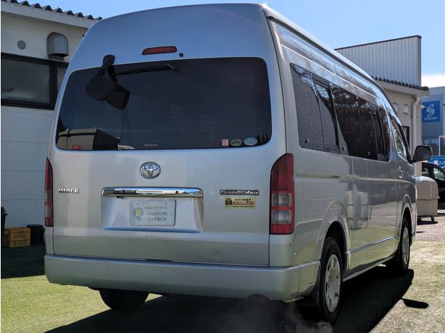 ハイエースワゴン グランドキャビン　１０人乗り／パワースライドドア／リアプライバシーガラス／純正ナビ／地デジＴＶ／バックカメラ／キーレス／オートエアコン／オートライト／ＥＴＣ／エアバック（17枚目）