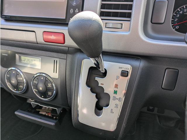 ハイエースワゴン グランドキャビン　１０人乗り／パワースライドドア／リアプライバシーガラス／純正ナビ／地デジＴＶ／バックカメラ／キーレス／オートエアコン／オートライト／ＥＴＣ／エアバック（40枚目）