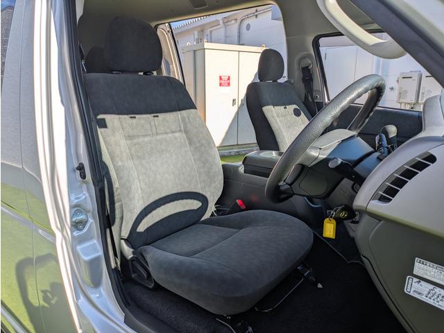 ハイエースワゴン グランドキャビン　１０人乗り／パワースライドドア／リアプライバシーガラス／純正ナビ／地デジＴＶ／バックカメラ／キーレス／オートエアコン／オートライト／ＥＴＣ／エアバック（48枚目）