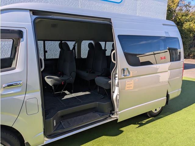 ハイエースワゴン グランドキャビン　１０人乗り／パワースライドドア／リアプライバシーガラス／純正ナビ／地デジＴＶ／バックカメラ／キーレス／オートエアコン／オートライト／ＥＴＣ／エアバック（54枚目）