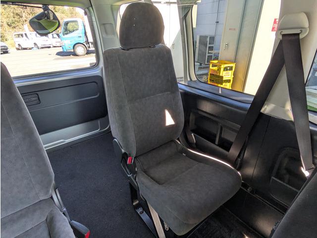 ハイエースワゴン グランドキャビン　１０人乗り／パワースライドドア／リアプライバシーガラス／純正ナビ／地デジＴＶ／バックカメラ／キーレス／オートエアコン／オートライト／ＥＴＣ／エアバック（55枚目）