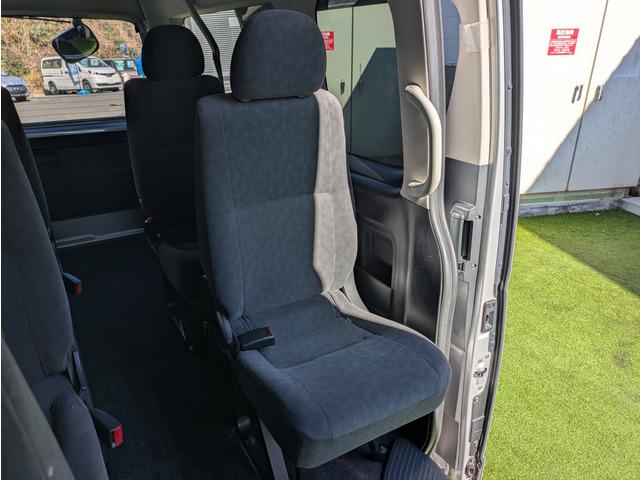 ハイエースワゴン グランドキャビン　１０人乗り／パワースライドドア／リアプライバシーガラス／純正ナビ／地デジＴＶ／バックカメラ／キーレス／オートエアコン／オートライト／ＥＴＣ／エアバック（56枚目）