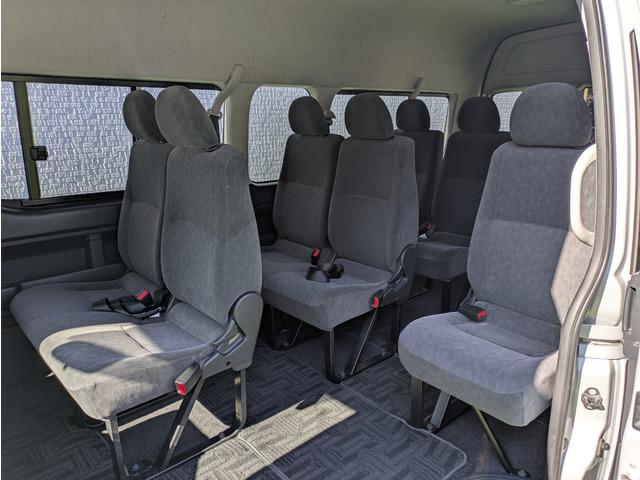 ハイエースワゴン グランドキャビン　１０人乗り／パワースライドドア／リアプライバシーガラス／純正ナビ／地デジＴＶ／バックカメラ／キーレス／オートエアコン／オートライト／ＥＴＣ／エアバック（57枚目）