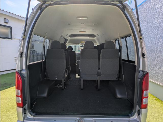 ハイエースワゴン グランドキャビン　１０人乗り／パワースライドドア／リアプライバシーガラス／純正ナビ／地デジＴＶ／バックカメラ／キーレス／オートエアコン／オートライト／ＥＴＣ／エアバック（58枚目）