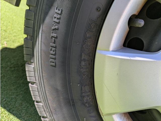 ハイエースワゴン グランドキャビン　１０人乗り／パワースライドドア／リアプライバシーガラス／純正ナビ／地デジＴＶ／バックカメラ／キーレス／オートエアコン／オートライト／ＥＴＣ／エアバック（64枚目）