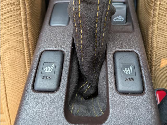 コペン ローブ 電動オープン/3ペダル5速MT/レアマイスター16インチアルミ/LEDヘッドライト/社外ナビ/TV/DVD再生可/プッシュスタート/スマートキー/シートヒーター(14枚目)