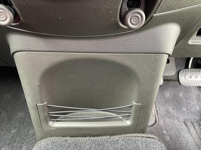 キューブ １５Ｘ　パーティーレッドセレクション　純正ナビ／地デジＴＶ／インテリキー／プッシュスタート／ベンチシート／ＥＴＣ／リアプライバシーガラス／ベンチシート／エアコン（32枚目）