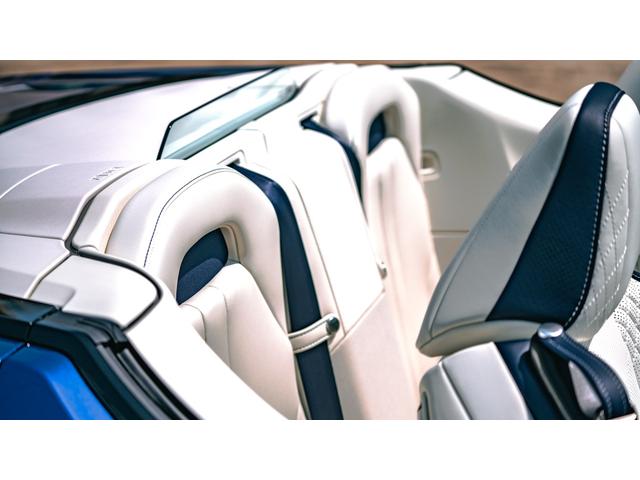 ＬＣ ＬＣ５００　コンバーチブル　ストラクチュラルブルー　２１インチランフラットタイヤ＆鍛造アルミ（ポリッシュ仕上げ＋ブラック塗装）　ステアリングヒーター　カラーＨＵＤ　特別仕様車専用スカッフプレート（ＣＦＲＰ）　寒冷地仕様　フロアマット（38枚目）