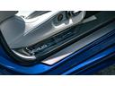 ＬＣ５００　コンバーチブル　ストラクチュラルブルー　２１インチランフラットタイヤ＆鍛造アルミ（ポリッシュ仕上げ＋ブラック塗装）　ステアリングヒーター　カラーＨＵＤ　特別仕様車専用スカッフプレート（ＣＦＲＰ）　寒冷地仕様　フロアマット（34枚目）