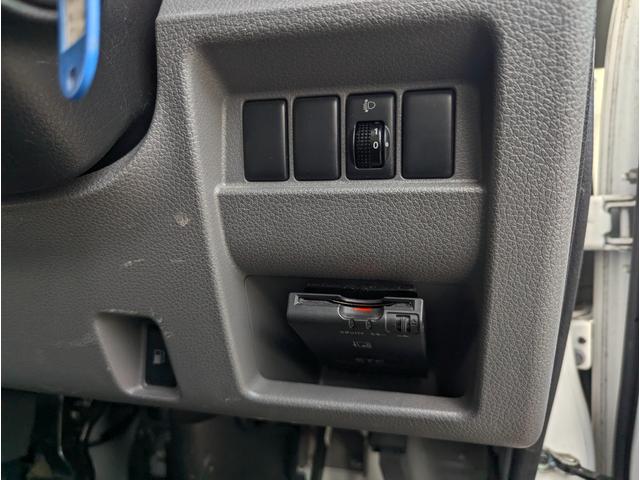 ＮＶ３５０キャラバンバン ロングＤＸ　６人乗り　エマブレ　キーレス　純正地デジナビ　バックカメラ　ブルートゥース　ドラレコ　ＥＴＣ　荷室コンパネ補強（24枚目）