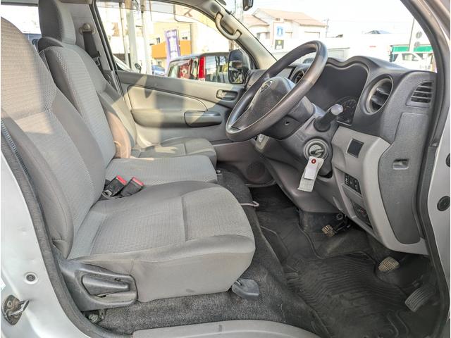 NV350キャラバンバン ロングDXターボ ディゼルターボ 9人乗り ETC キーレス(23枚目)