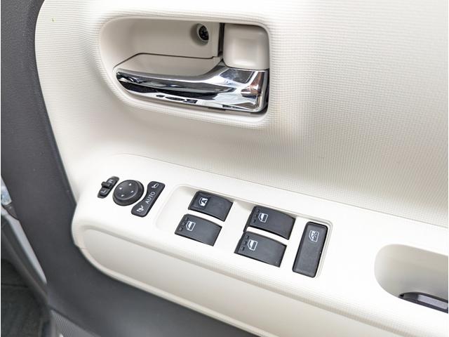 ムーヴキャンバス ストライプスＧターボ　９インチディスプレイオーディオ　バックカメラ　前後ドラレコ　アダプティブクルーズコントロール　両側電動スライドドア　コーナーセンサー　シートヒーター　ホットカップホルダー　ＥＴＣ　ＵＳＢ（24枚目）