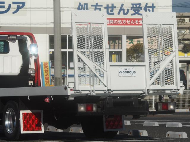 　積載車２０００ｋｇ　タダノＳＳ－３４　油圧リアゲート　ウインチ　ラジコン　アルコアホイル　メッキパーツ　荷台内寸（幅２０６長さ５７３）電格ミラー　４Ｍ５０エンジン　ＬＥＤマーカー　ＨＤＤナビ　Ｂカメラ(20枚目)