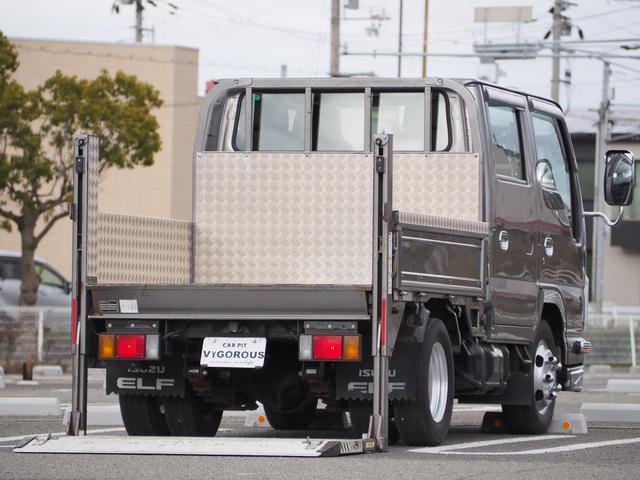 Ｗキャブ　新明和垂直ゲート　昇降荷重８００ｋｇ　積載１９５０ｋｇ　荷台内寸２０１×１６０×３８ｃｍ　ゲート１６０×１０３ｃｍ　新品メッキパーツ／シートカバー　荷台縞板加工　ナビ　ＥＴＣ　ＢＴ　後輪Ｗタイヤ　電格(15枚目)