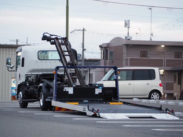 エルフトラック 積載車　積載２９５０ｋｇ　極東フラトップ　油圧Ｒゲート　ウインチ　ラジコン　メッキパーツ　ディスプレイオーディオ　Ｂカメラ　ＥＴＣ　荷台５６０×２０６ｃｍ　ＬＥＤライト／フォグ　キーレス　電格　坂道補助装置（22枚目）