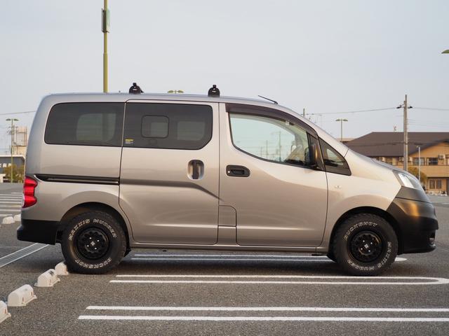 ＮＶ２００バネットバン ＤＸ　ユーザー様買取車　ＸＴＲＥＭＥ－Ｊ１４ＡＷ　ＭＡＸＸＩＳタイヤ　５ＭＴ　ルーフラッククロスバー　ＣＤ　ＵＳＢ　Ｂｌｕｅｔｏｏｔｈ　ＥＴＣ　キーレス　荷台フローリング仕様　社外ステアリング（9枚目）