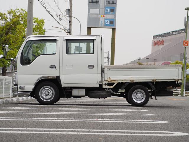 エルフトラック Ｗキャブフルフラットロー　積載１５００ｋｇ　新品（メッキパーツ／アオリ縞板／フォグランプ／ハンドルカバー）　後輪Ｗタイヤ　キーレス　５速ＭＴ　荷台内寸長さ２０８ｃｍ幅１６１ｃｍ高さ３８ｃｍ（12枚目）